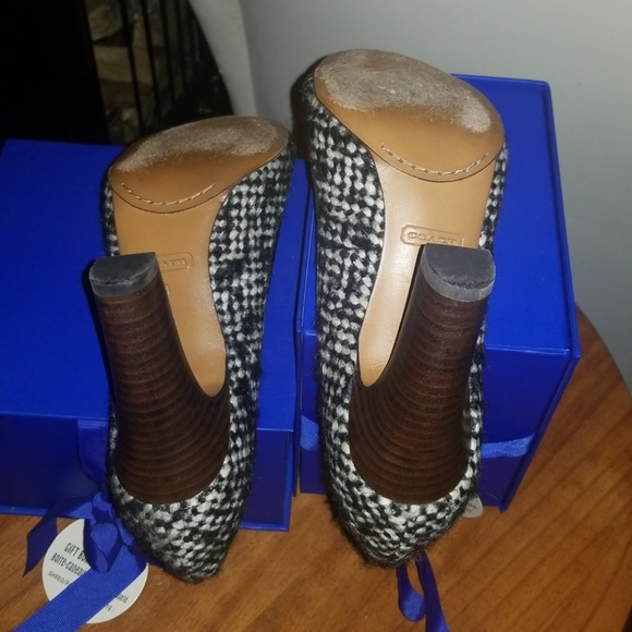Authentic black and white wool & leather coach heels - Picture 7 of 8